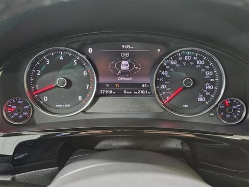 Used 2017 Volkswagen Touareg Wolfsburg Edition AWD/4WD image 13