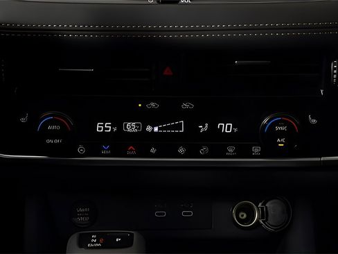 Used 2024 Nissan Rogue SL w/ SL Premium Package image 30