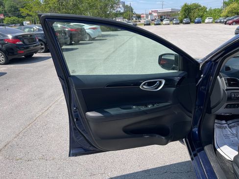 Used 2018 Nissan Sentra SV image 9