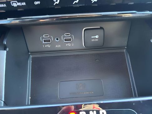 Used 2024 Jeep Grand Cherokee Altitude image 34