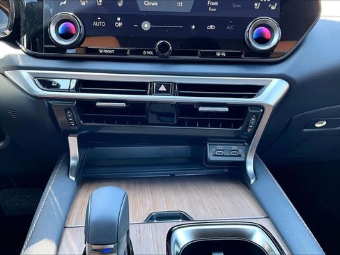 New 2026 Lexus RX 450h AWD image 19