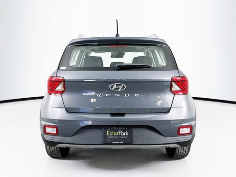 Used 2025 Hyundai Venue SEL image 7