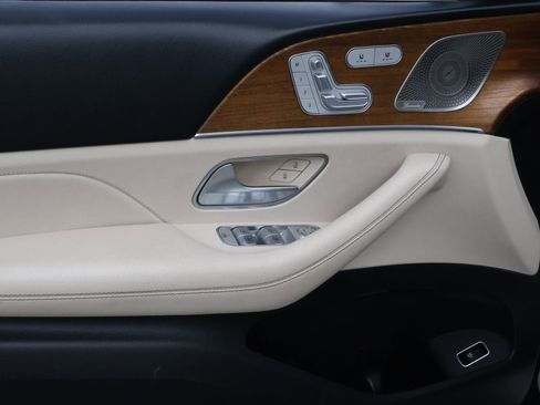 Used 2022 Mercedes-Benz GLE 350 w/ Premium Package image 16