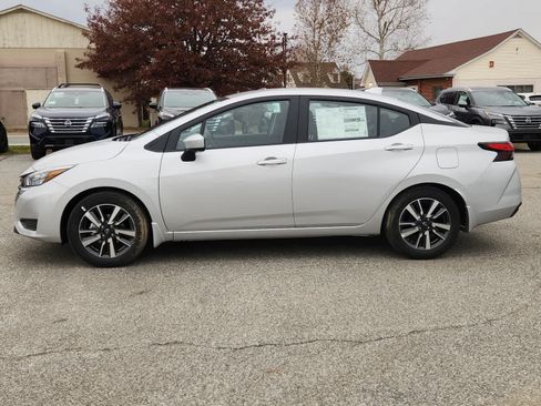 Used 2025 Nissan Versa SV w/ Trunk Package FWD image 5