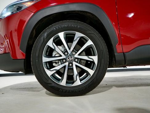 Used 2022 Toyota Corolla Cross XLE image 31