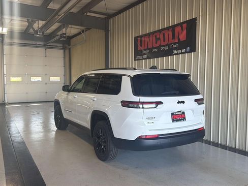 New 2026 Jeep Grand Cherokee L 4WD image 3