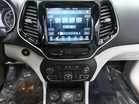 Used 2019 Jeep Cherokee Limited w/ Trailer Tow Group image 34