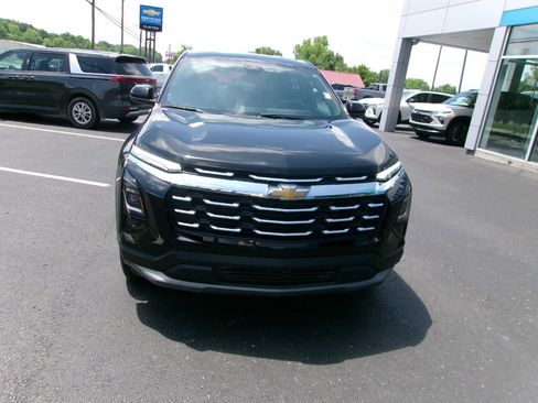 Used 2026 Chevrolet Equinox LT FWD image 8