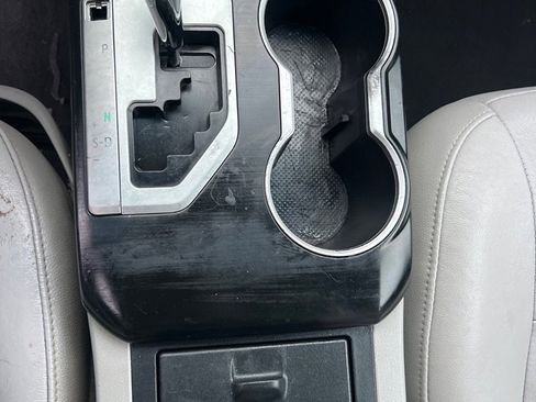 Used 2013 Toyota Camry LE image 24