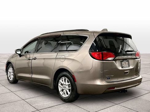 Used 2017 Chrysler Pacifica LX FWD image 10
