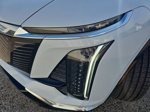 New 2026 Cadillac Vistiq Luxury w/ LPO, Floor Liner Package image 33