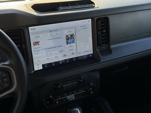 Used 2024 Ford Bronco Black Diamond image 34