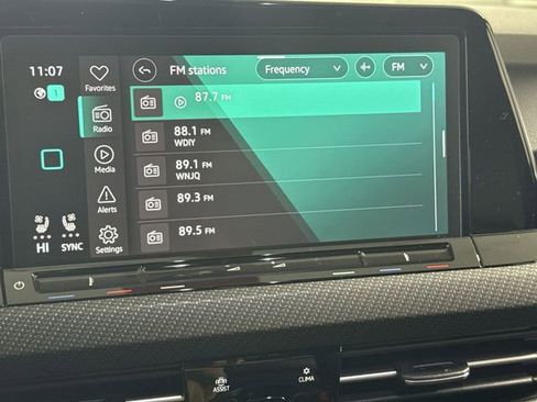 Used 2024 Volkswagen Golf R 2.0T image 22