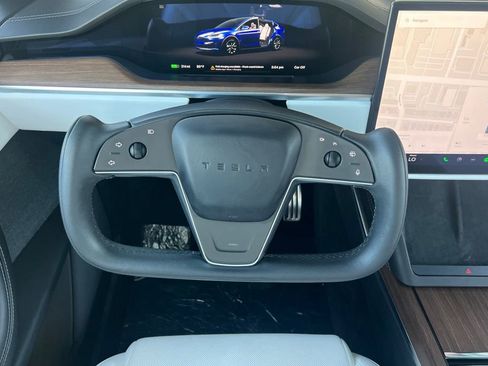 Used 2023 Tesla Model X image 13