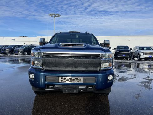 Used 2019 Chevrolet Silverado 2500 High Country w/ Duramax Plus Package image 3
