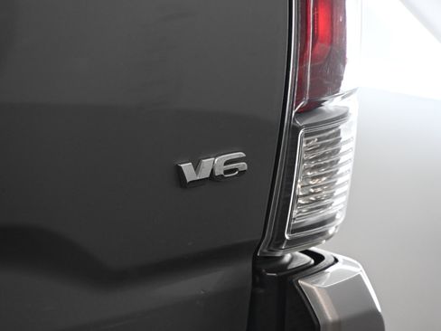 Used 2020 Toyota Tacoma TRD Off-Road image 15