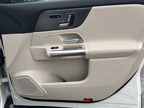 Used 2021 Mercedes-Benz GLA 250 4MATIC image 26