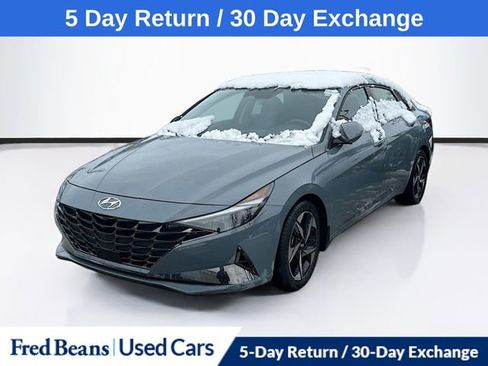 Used 2023 Hyundai Elantra Limited image 3