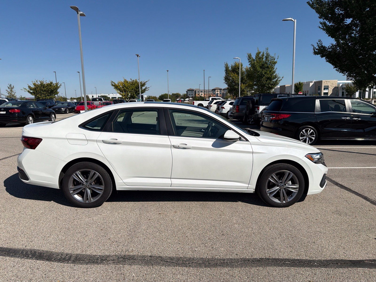 Used 2023 Volkswagen Jetta SE w/ Panoramic Sunroof Package FWD image 14
