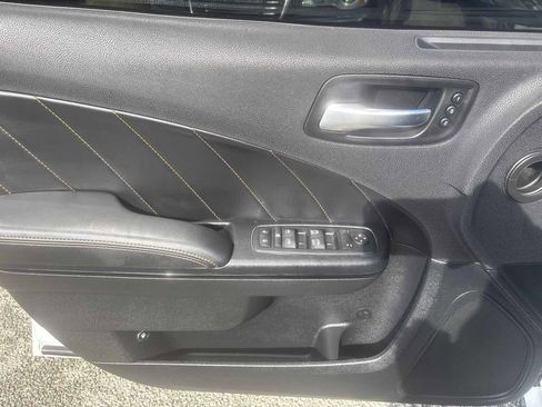 Used 2017 Dodge Charger R/T image 7