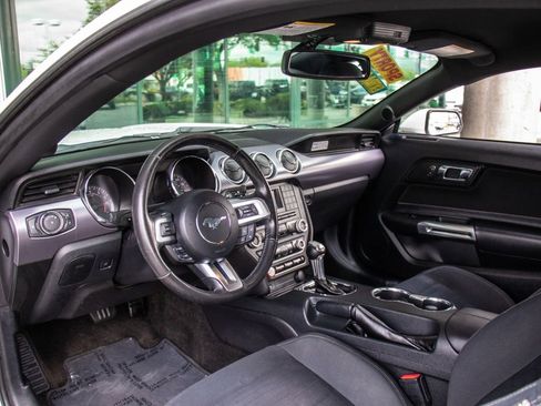 Used 2015 Ford Mustang GT RWD image 11