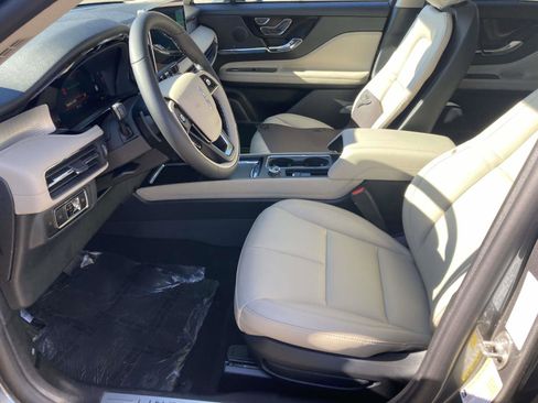 New 2026 Lincoln Corsair Premiere image 21