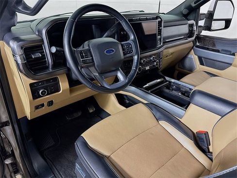 Used 2023 Ford F250 Lariat w/ Chrome Package image 7