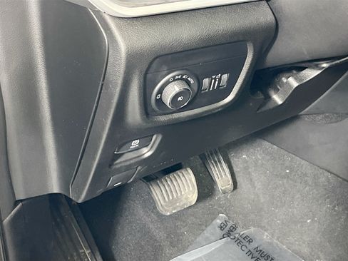 Used 2023 Jeep Grand Cherokee Limited AWD/4WD image 10