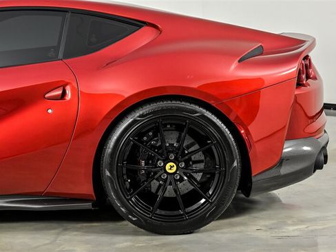 Used 2020 Ferrari 812 Superfast RWD image 10