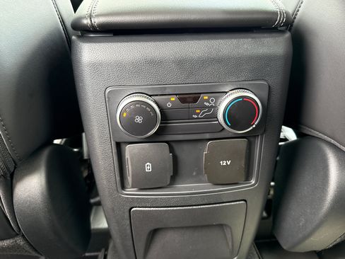 Used 2022 Ford Explorer XLT w/ Equipment Group 202A AWD/4WD image 26