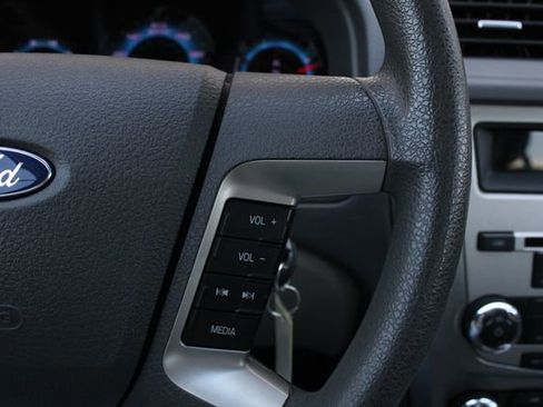 Used 2011 Ford Fusion SE FWD image 12