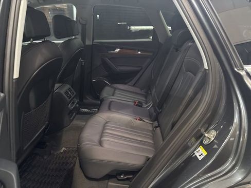 Used 2023 Audi Q5 2.0T Premium w/ Convenience Package image 27