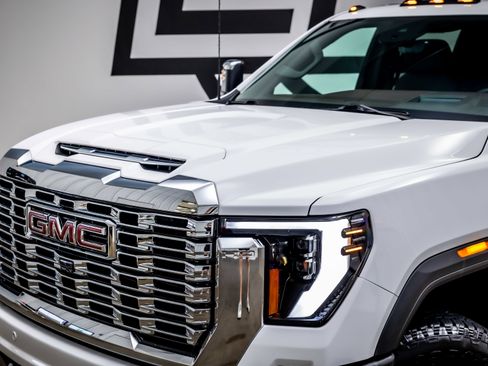 Used 2024 GMC Sierra 2500 Denali w/ Denali Reserve Package AWD/4WD image 22