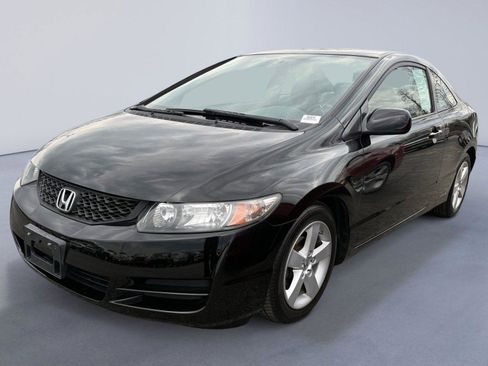 Used 2011 Honda Civic LX image 2