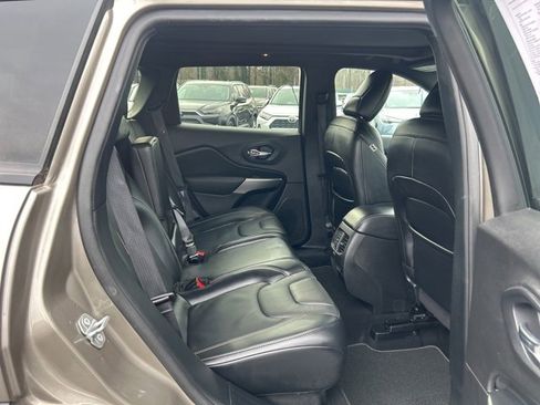 Used 2021 Jeep Cherokee Latitude Lux 80th Anniv w/ Quick Order Package 26U 80TH image 17