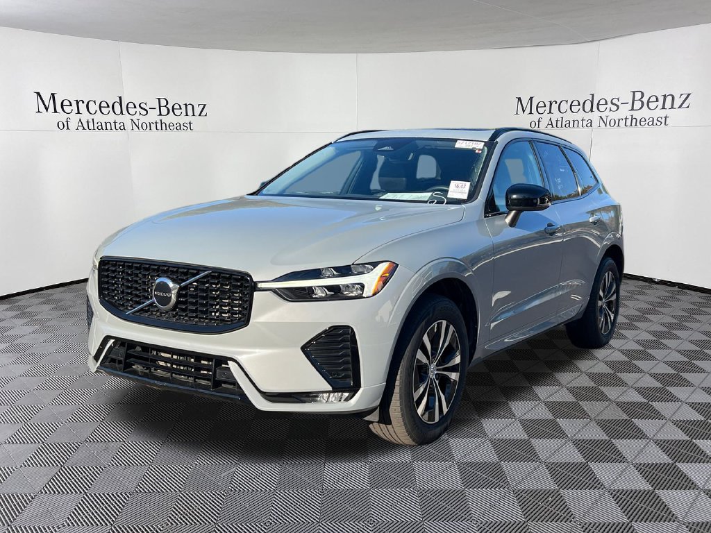Used 2024 Volvo XC60 B5 Core w/ Protection Package Premier AWD/4WD image 3