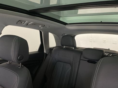 Used 2023 Audi Q5 Premium w/ Convenience Package image 32