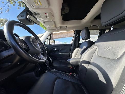 Used 2017 Jeep Renegade Limited FWD image 13