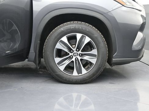 Used 2023 Toyota Highlander L AWD/4WD image 42