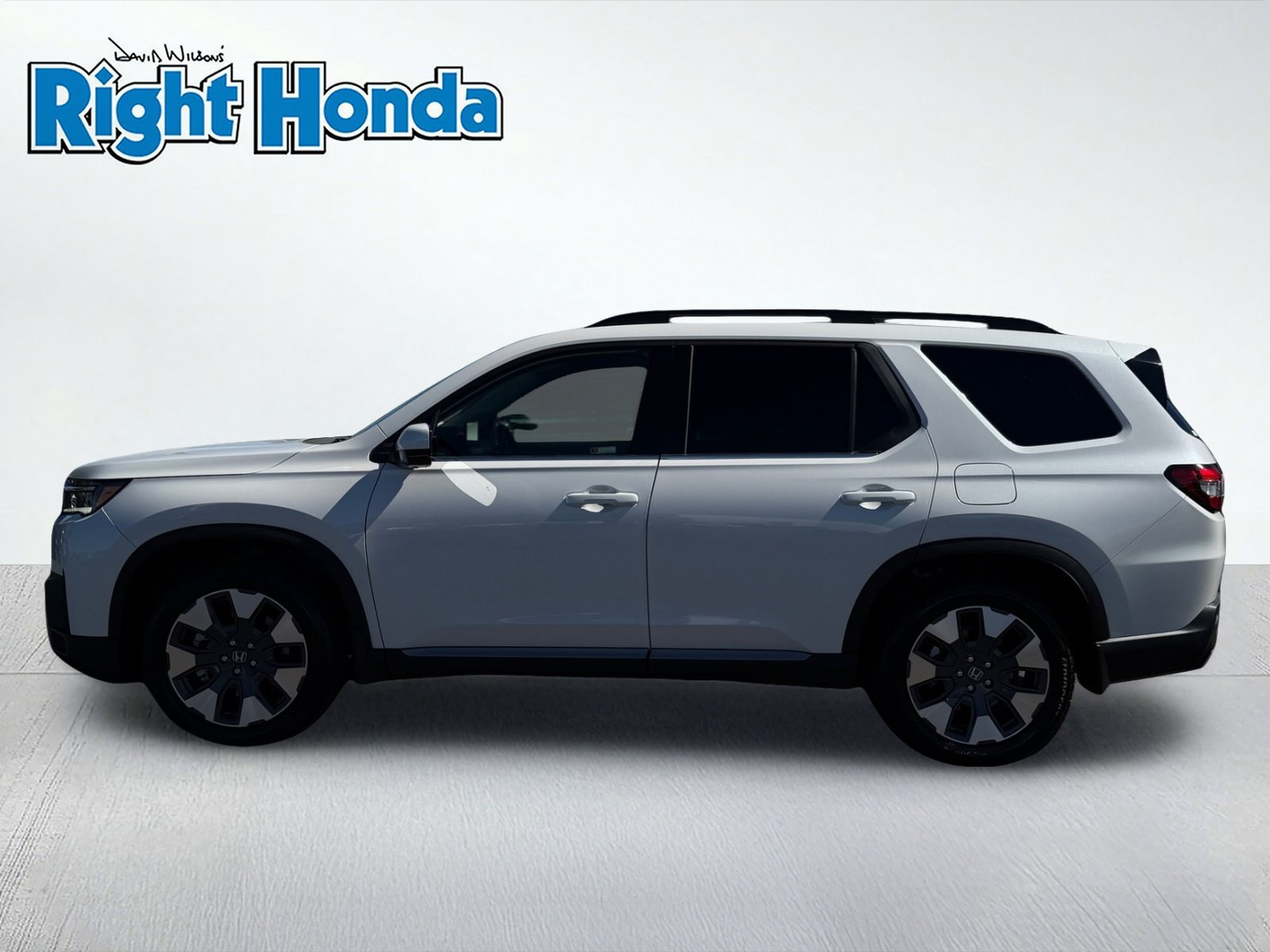 Used 2026 Honda Pilot Touring image 3