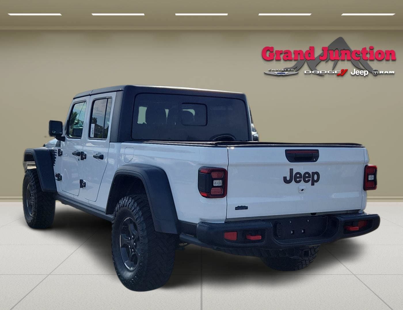 Used 2023 Jeep Gladiator Rubicon w/ LED Lighting Group AWD/4WD image 5