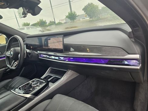 Used 2024 BMW 740i RWD image 23