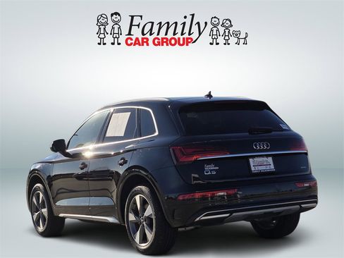 Used 2024 Audi Q5 2.0T Premium w/ Convenience Package image 3