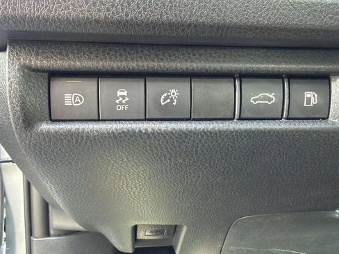 Used 2025 Toyota Camry LE FWD image 11