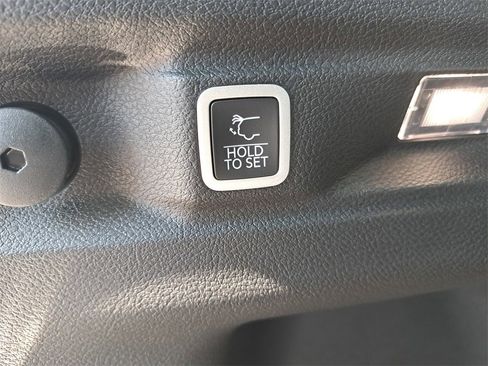 New 2025 Jeep Grand Cherokee L Laredo w/ Luxury Tech Group I image 15