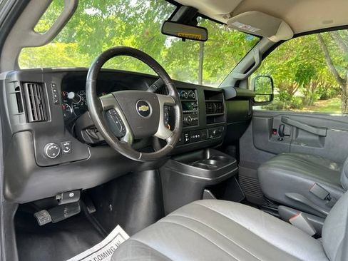 Used 2019 Chevrolet Express 2500 w/ Driver Convenience Package RWD image 10