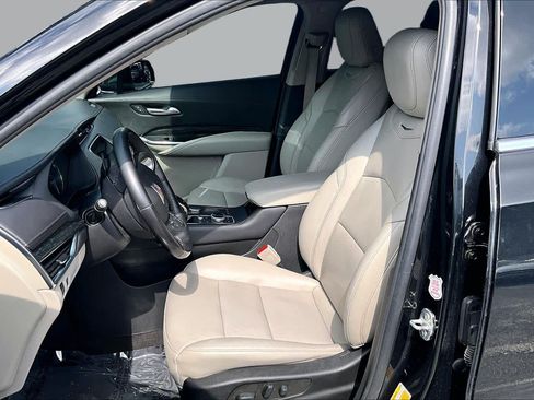Used 2022 Cadillac XT4 Premium Luxury w/ Safety Alert Package AWD/4WD image 9