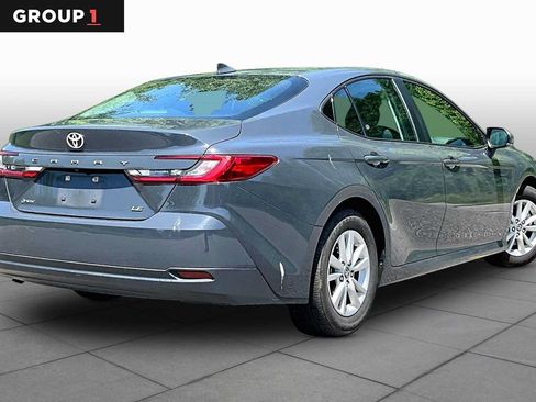 Used 2025 Toyota Camry LE FWD image 13