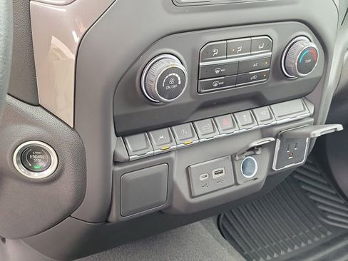 Certified 2023 Chevrolet Silverado 1500 Custom image 24