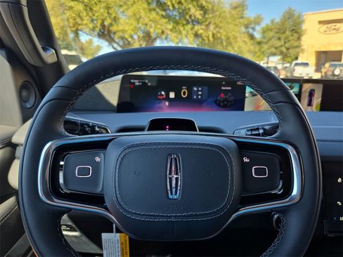 New 2025 Lincoln Navigator Reserve w/ Jet Appearance Package image 19